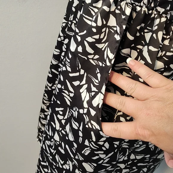 Motherhood Sleeveless top - Picture 3 of 4